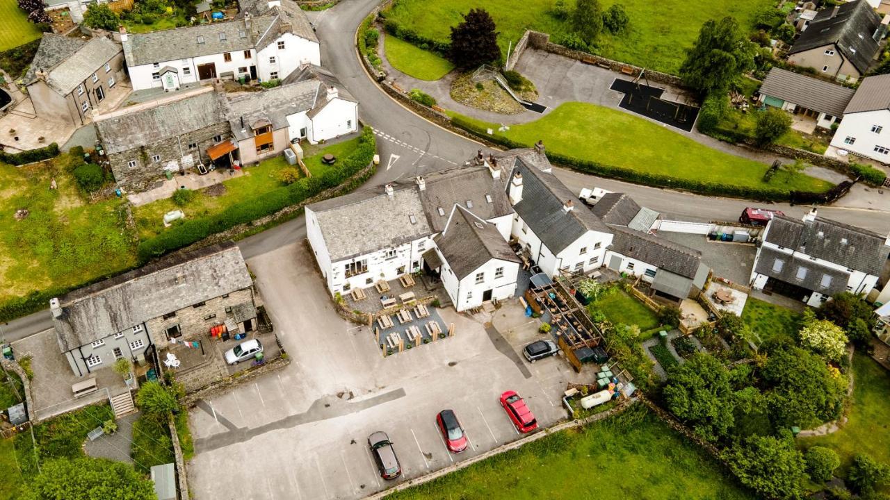 White Hart Inn Bouth Exterior foto